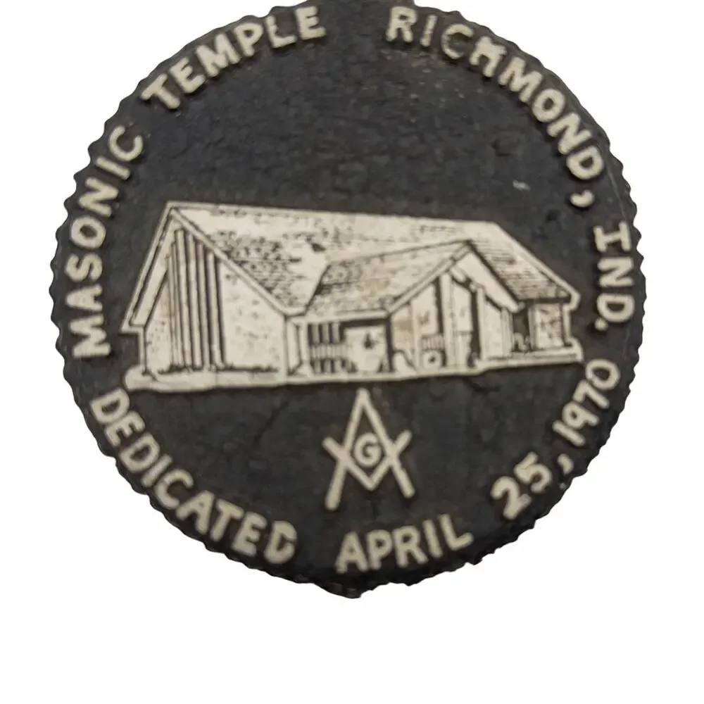 Masonic Temple Vintage 1970s Cast Iron Trivet Richmond Indiana Freemasons
